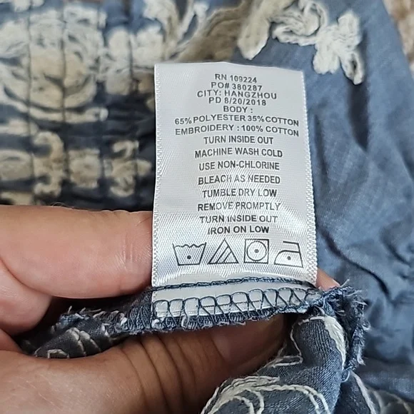 Embroidered Shirt With Flare Sleeves in Kids Size 2t EUC - Picture 6 of 6